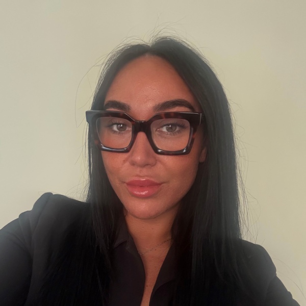 Laura Burnside - Credit Controller Laura Burnside - Credit Controller
